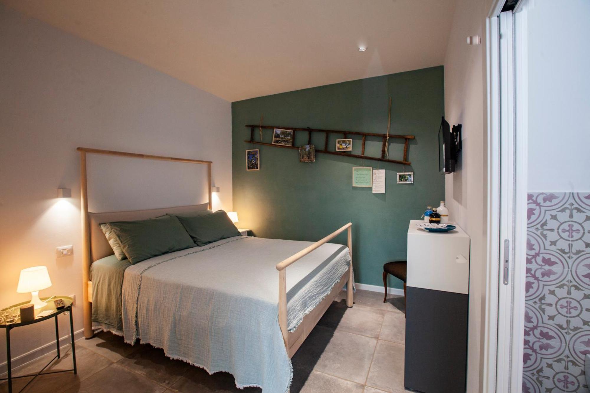 Casa Mia In Puglia Guest House Конверсано Стая снимка
